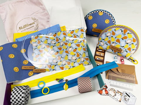 Shell Pouch Sewing Kit - Smiling Face+ Pear