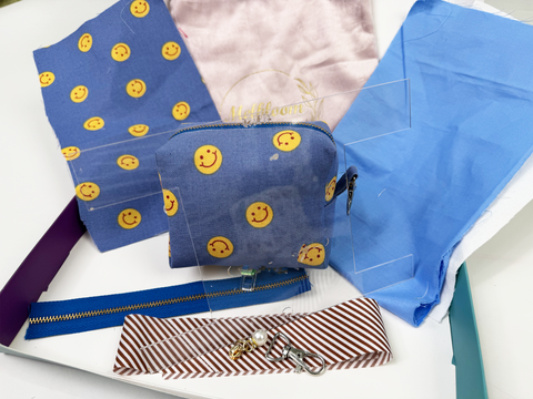 Cube Zipper Pouch Sewing Kit - Smiling Face