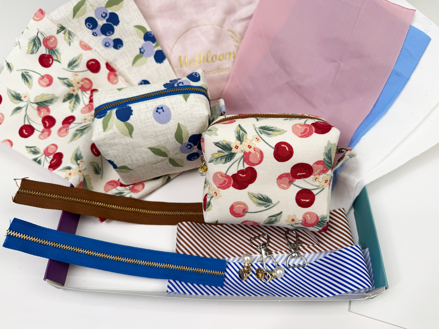 DIY Sewing Kit, Cube Zipper Pouch