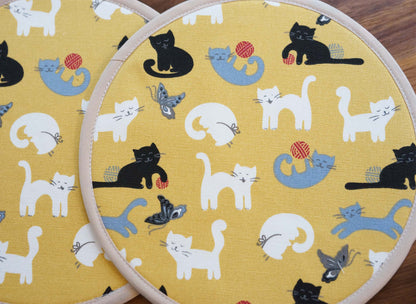 Playing Cats Trivet, Round Fabric Potholder