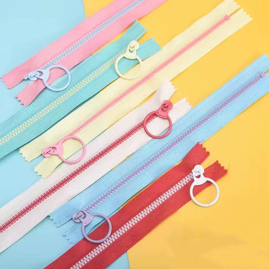 Size 3 Resin Closed-End Zipper