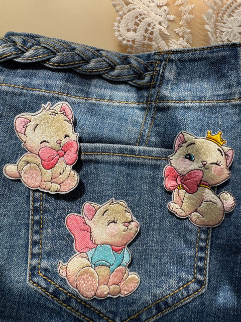 Cat with Back Bow Patch