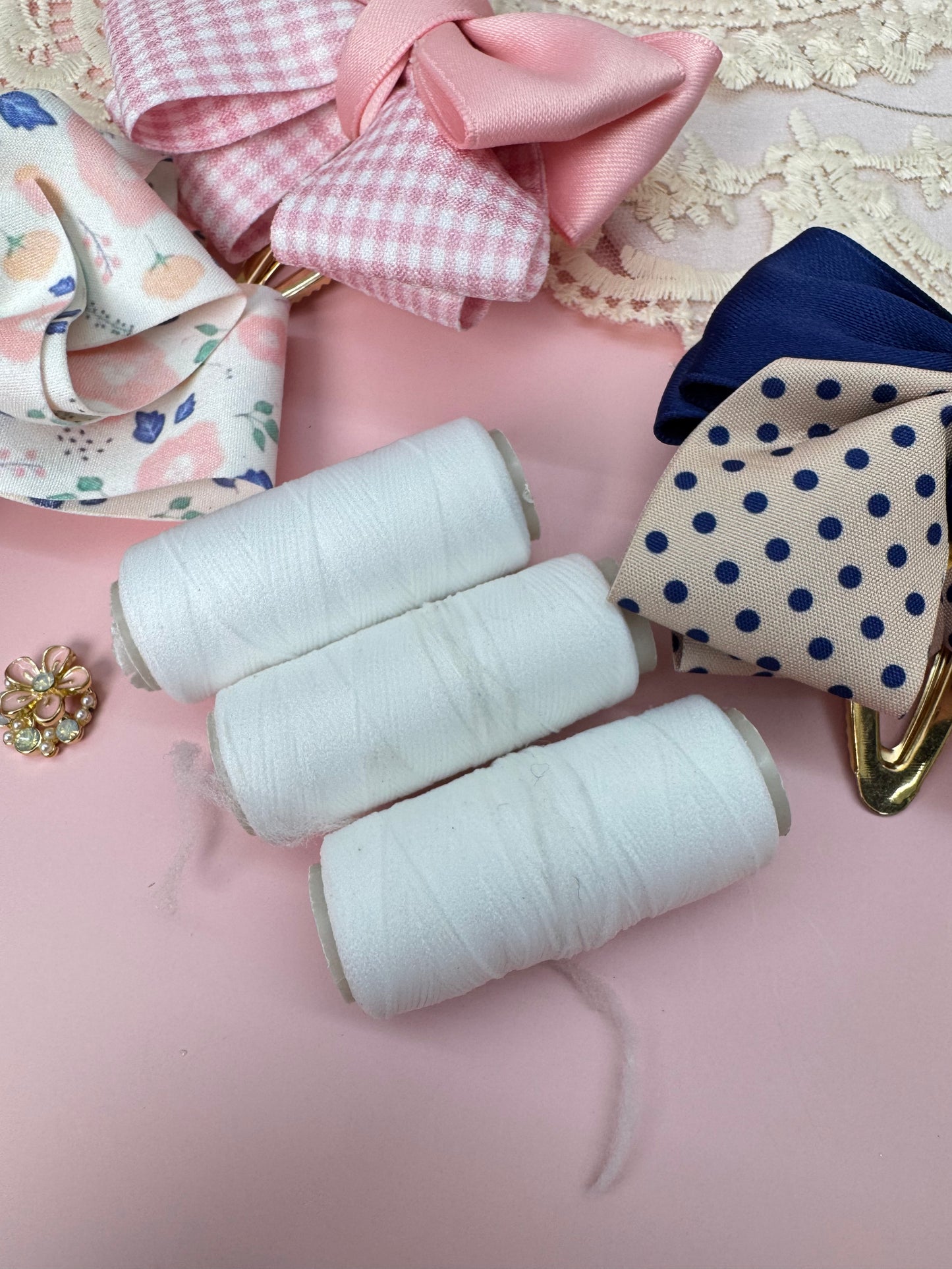 White Bow Thread