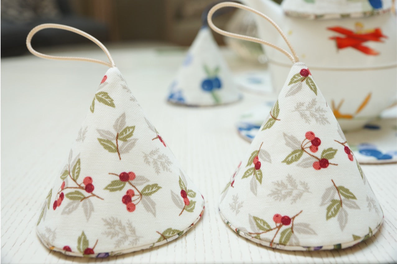 Japanese style cone shaped pot holders