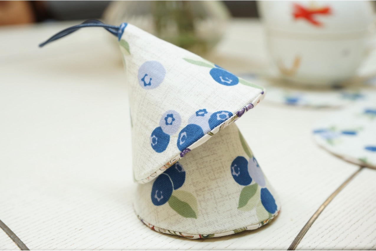 Japanese style cone shaped pot holders