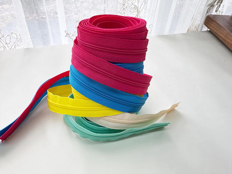 YKK #3 Coil Zipper – Continuous Chain, 3 Yds