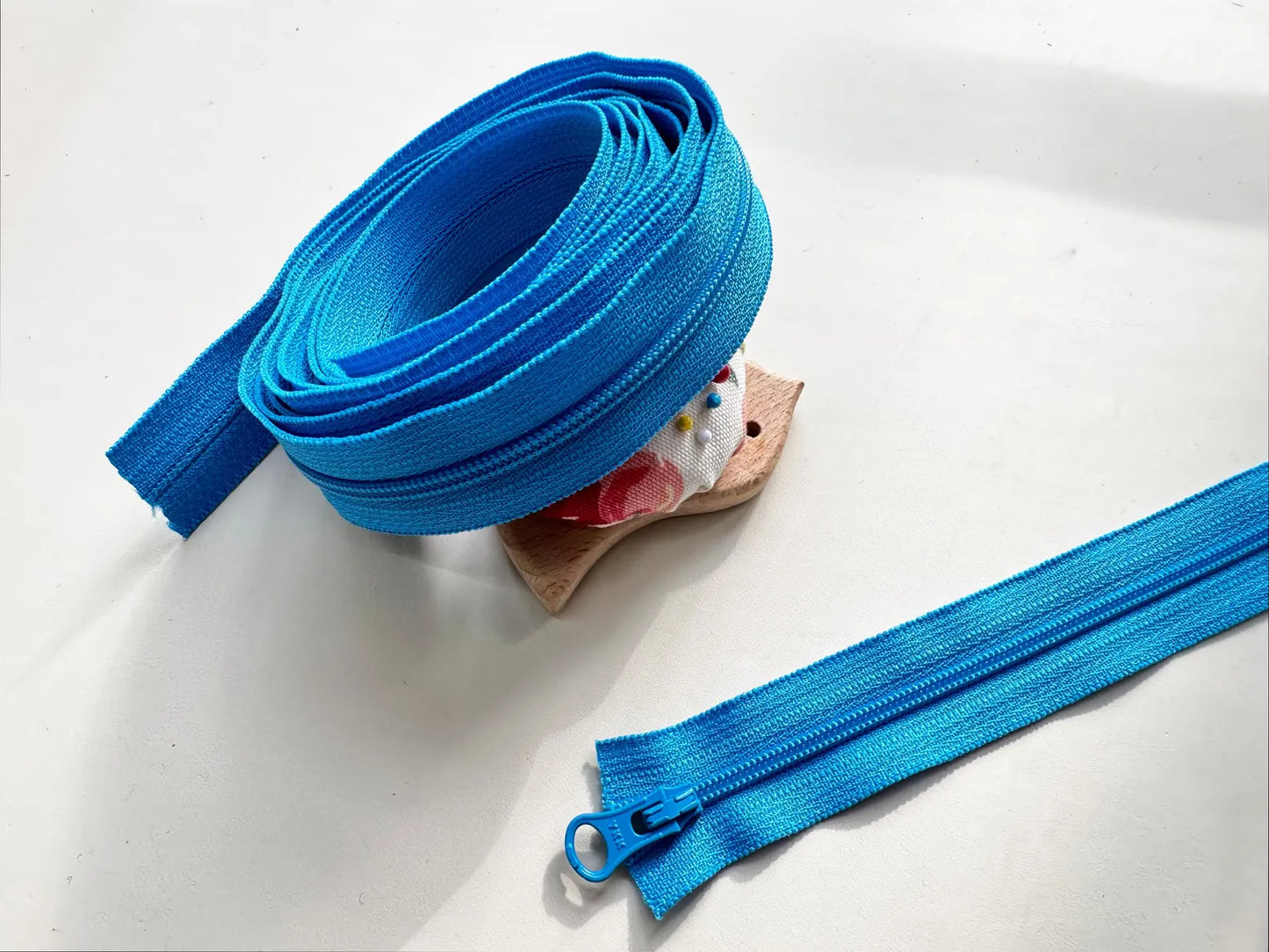 YKK Size 3 Nylon Coil Continuous Chain l 3 Yards